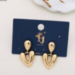 حلق ذهبي بتصميم قلب منفوخ