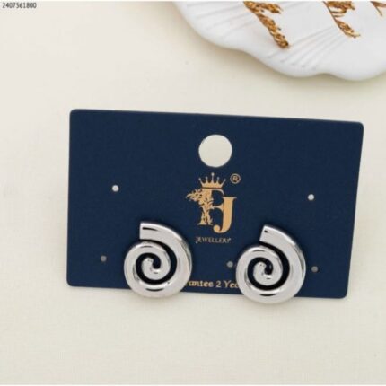 حلق فضي بتصميم حلزوني