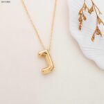 سلسال ذهبي بتصميم حرف J منفوخ حجم وسط