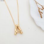 سلسال ذهبي بتصميم حرف A منفوخ حجم وسط