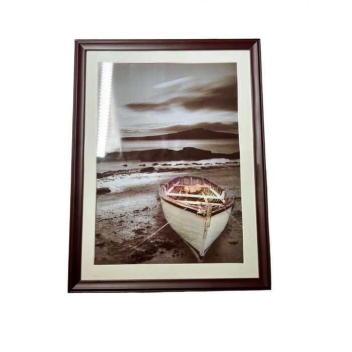 ⁦برواز اطار خشب لون بني حجم 33×43 سم⁩ - الصورة ⁦2⁩
