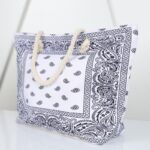 ⁦شنطة يد قماش للرحلات بزخرفة لون أبيض⁩ - الصورة ⁦4⁩