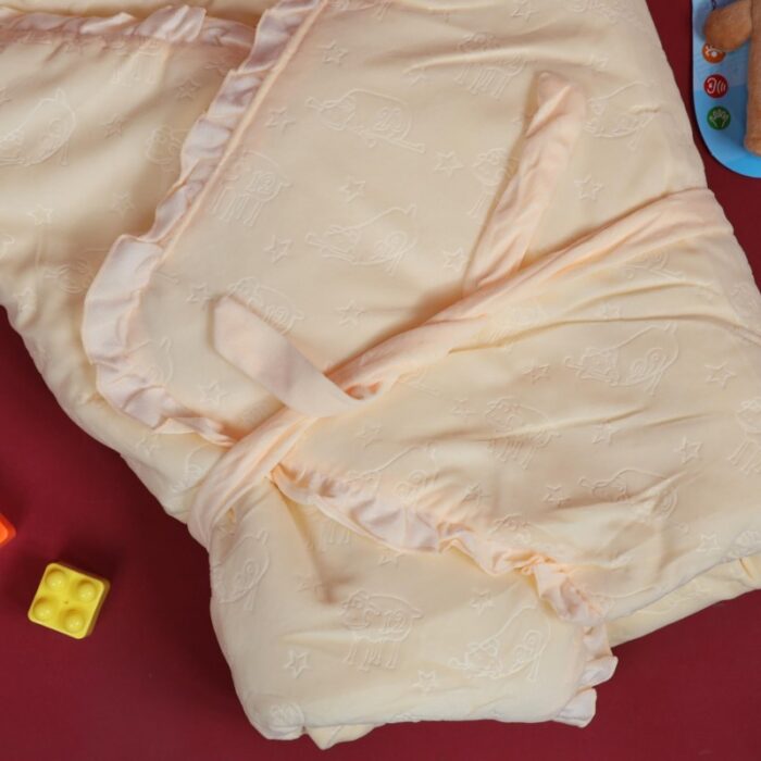 ⁦كوفلية بيبي لون أصفر⁩ - الصورة ⁦3⁩