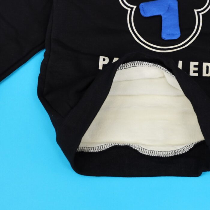 ⁦بلوزة فوتر للأطفال لون اسود⁩ - الصورة ⁦6⁩