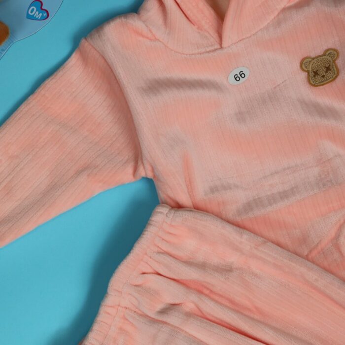 ⁦بجامة مبطنة بطاقية (قطعتين) للأطفال لون زهري⁩ - الصورة ⁦3⁩