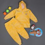 بجامة مبطنة بطاقية (قطعتين) للأطفال لون أصفر