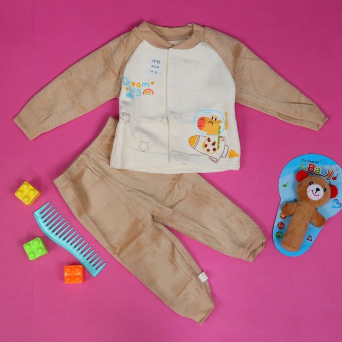 103378175_67de11de84d81 بجامة (قطعتين) للأطفال لون بني وأبيض - الصورة 1