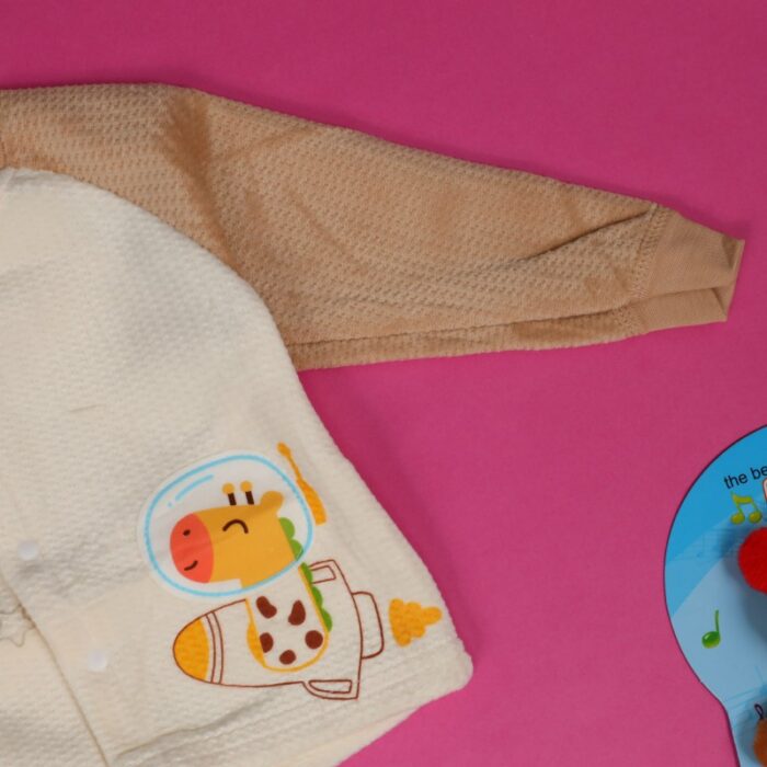 ⁦بجامة (قطعتين) للأطفال لون بني وأبيض⁩ - الصورة ⁦5⁩