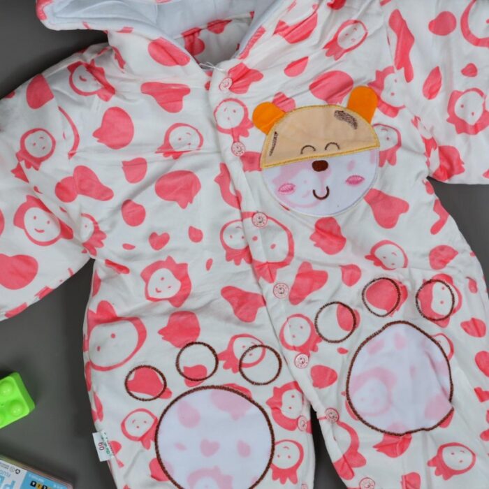 ⁦تبان بيبي مبطن لون أبيض برسومات وةجه فوشي⁩ - الصورة ⁦4⁩