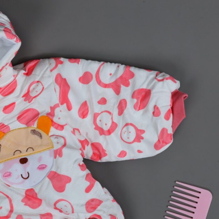 ⁦تبان بيبي مبطن لون أبيض برسومات وةجه فوشي⁩ - الصورة ⁦6⁩