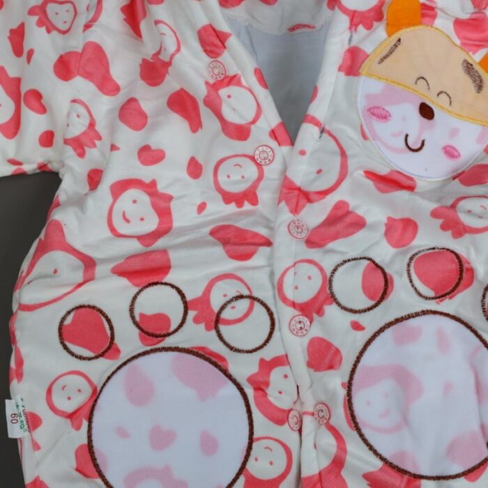 ⁦تبان بيبي مبطن لون أبيض برسومات وةجه فوشي⁩ - الصورة ⁦8⁩