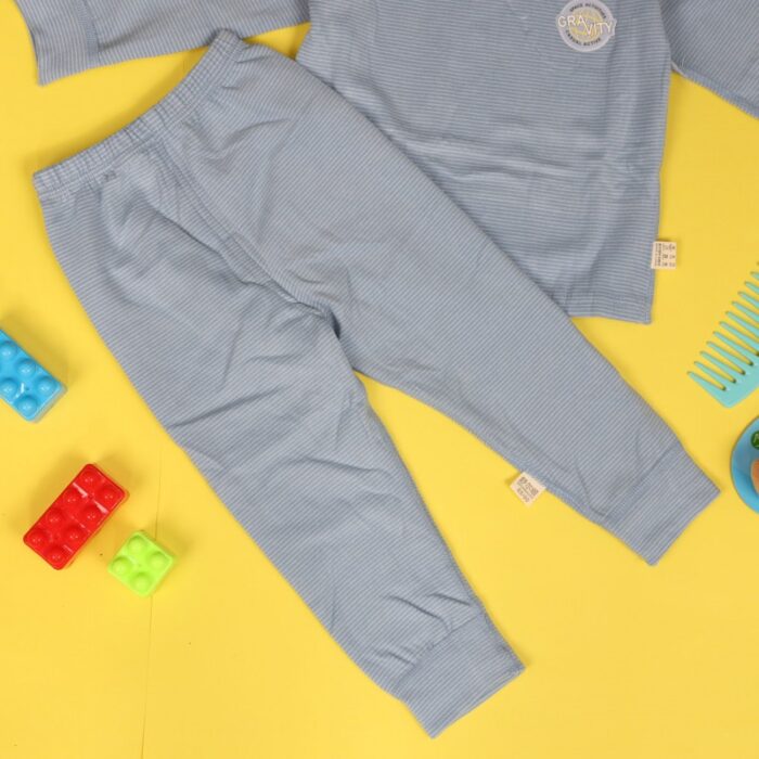 103378199_67de1213aa88f بجامة (قطعتين) للأطفال لون ازرق - الصورة 1