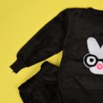 ⁦بجامة (قطعتين) للأطفال لون أسود⁩ - الصورة ⁦4⁩