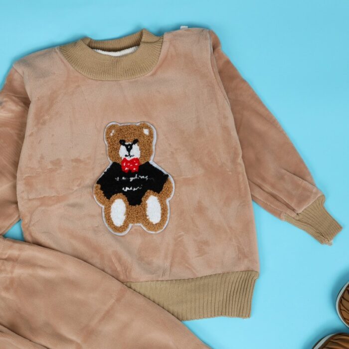 ⁦بجامة بتصميم رسوم الدب (قطعتين) للأطفال لون بيج⁩ - الصورة ⁦3⁩