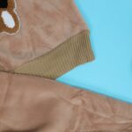 ⁦بجامة بتصميم رسوم الدب (قطعتين) للأطفال لون بيج⁩ - الصورة ⁦5⁩