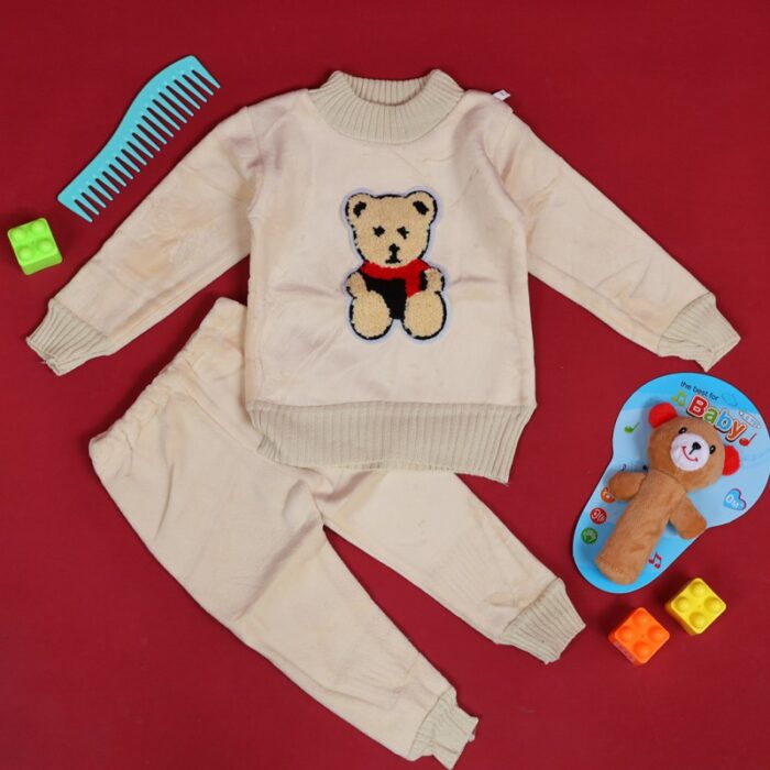 103378210_67de12284f380 بجامة بتصميم رسوم الدب (قطعتين) للأطفال لون بيج - الصورة 1