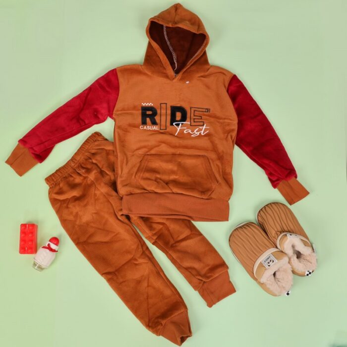 103378260_67de12a7f3ac5 بجامة بطاقية (قطعتين) للأطفال لون بني وأحمر - الصورة 1