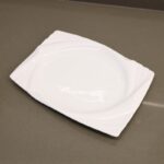 جاط بوسلان بتصميم شبه مستطيل حجم 30×22 سم لون ابيض