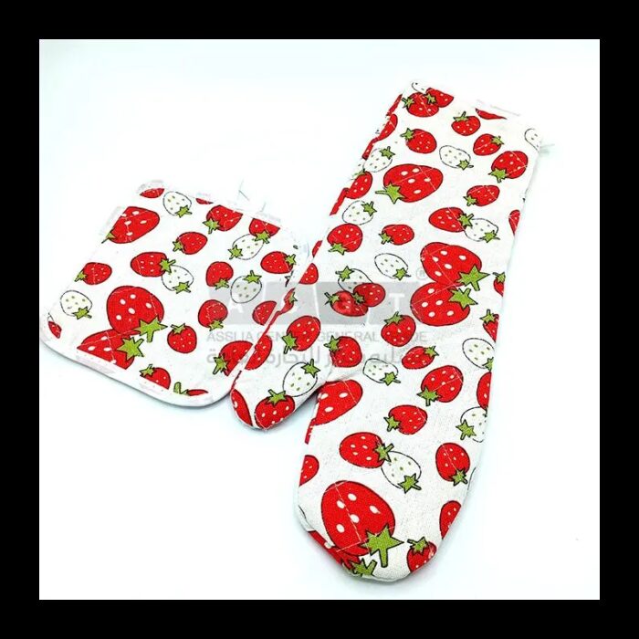 103378320_67de13387bfca طقم كفوف ومساكة قطعتين بتصميم فراولة - الصورة 1