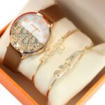 ⁦طقم اكسسوارات للنساء 3 قطع مع علبة مخمل لون برتقالي⁩ - الصورة ⁦4⁩