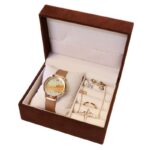 طقم اكسسوارات للنساء 4 قطع مع علبة مخمل لون بني