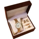 طقم اكسسوارات للنساء 4 قطع مع علبة مخمل لون بني