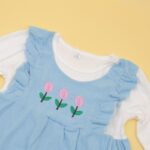 ⁦فستان للأطفال لون أزرق وأبيض⁩ - الصورة ⁦2⁩