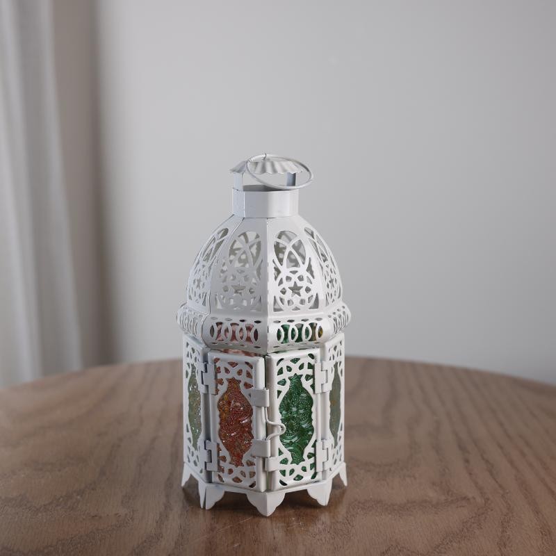 ⁦فانوس رمضان يحتوي على شبابيك ملونة طول 19 قطر القاعدة 10⁩ - الصورة ⁦1⁩