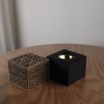 مبخرة مربعة مع غطاية اسود وذهبي مخرم الارتفاع 13 ونص عبارة عن مبخرة وغطاية مربع شكل طول وعرض 8 ونص
