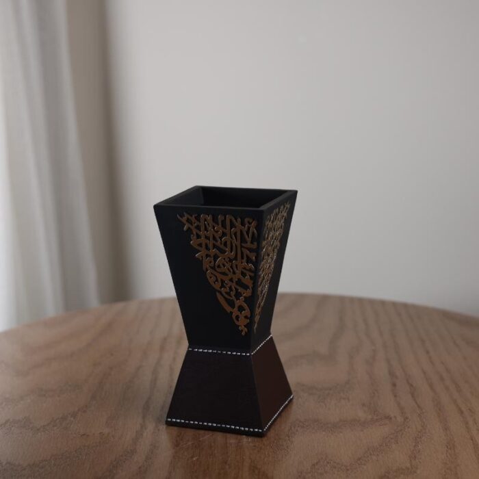 ⁦مبخرة اسود وزخرف ذهبي عطرف ارتفاع 17 9 طول وعرض المربع الأعلى⁩ - الصورة ⁦2⁩