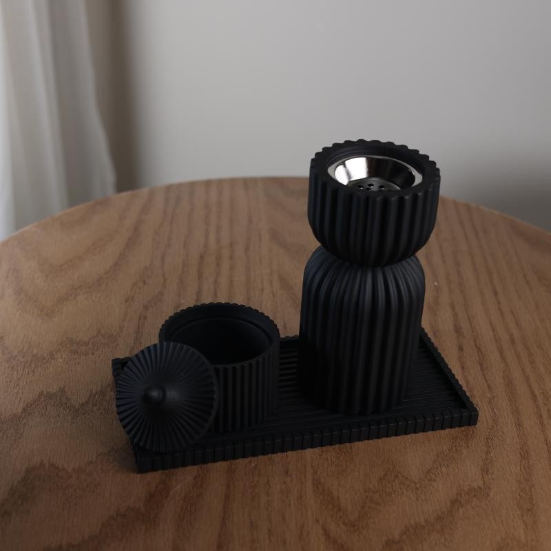 ⁦مبخرة فحم 3 قطع مع قاعدة خشبية وحافظة بخور القاعدة 23 طول 11 ونص عرض المضيفة قطر 7 ونص ارتفاع 7 ونص المبخرة 16 ونص ارتفاع7 ونص قطر⁩ - الصورة ⁦1⁩