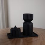 ⁦مبخرة فحم 3 قطع مع قاعدة خشبية وحافظة بخور القاعدة 23 طول 11 ونص عرض المضيفة قطر 7 ونص ارتفاع 7 ونص المبخرة 16 ونص ارتفاع7 ونص قطر⁩ - الصورة ⁦2⁩