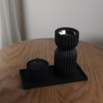 ⁦مبخرة فحم 3 قطع مع قاعدة خشبية وحافظة بخور القاعدة 23 طول 11 ونص عرض المضيفة قطر 7 ونص ارتفاع 7 ونص المبخرة 16 ونص ارتفاع7 ونص قطر⁩ - الصورة ⁦3⁩