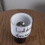 مبخرة بيضاء وقاعدة خشبية قطر 11 ارتفاع 16