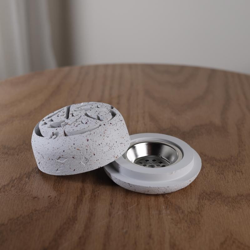 ⁦مبخرة دائرية مخرمة من الاعلى قطر 10 طول 5⁩ - الصورة ⁦1⁩