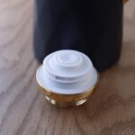 تيرموس باللون الابيض والذهبي سعة 1لتر