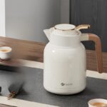 ⁦تيرموس مع ايد خشب بامبو سعة 1.5 لتر⁩ - الصورة ⁦4⁩