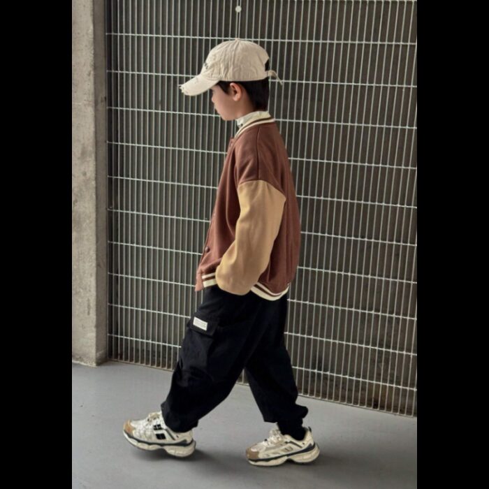 ⁦جاكيت ولادي لون بني وبيج⁩ - الصورة ⁦3⁩