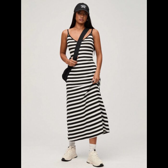 ⁦فستان بلا أكمام للنساء مخطط أسود وأبيض⁩ - الصورة ⁦5⁩