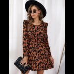 ⁦فستان قصة بلا أكمام للنساء لون اسود وكرميدي⁩ - الصورة ⁦5⁩