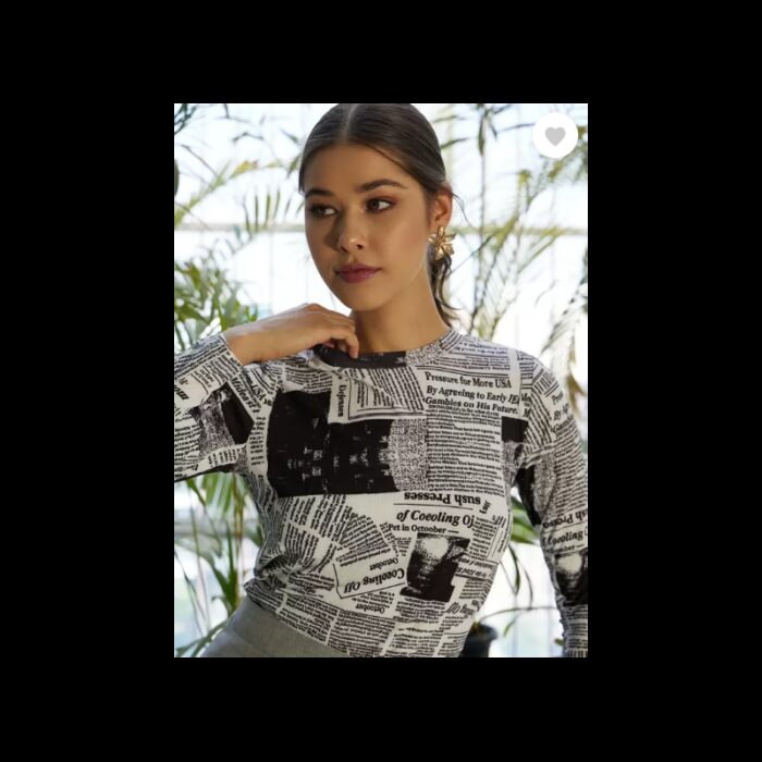 ⁦تيشيرت بأكمام طويلة بتصميم الاخبار للنساء⁩ - الصورة ⁦4⁩