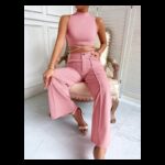 ⁦طقم مكون من قطعتين توب قصير وبنطلون واسع الساق للنساء لون زهري⁩ - الصورة ⁦4⁩