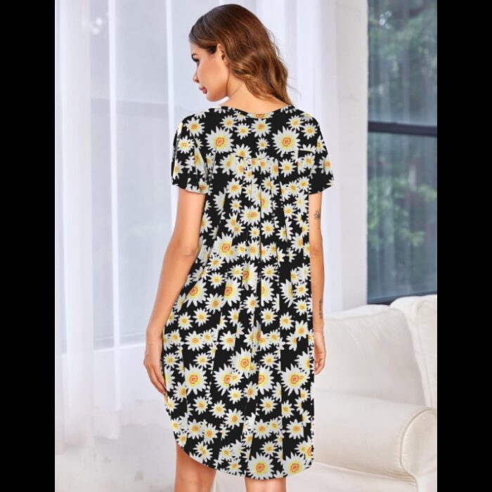 ⁦فستان نسائي قصير برسومات زهور لون كحلي⁩ - الصورة ⁦5⁩