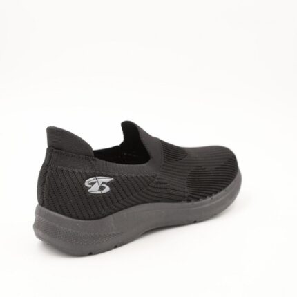 حذاء رياضي للنساء لون أسود