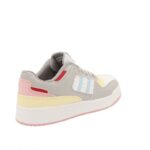 ⁦حذاء رياضي للنساء لون رمادي و أصفر و أبيض⁩ - الصورة ⁦5⁩