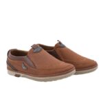 حذاء كاجوال للشباب لون عسلي ونعل بيج