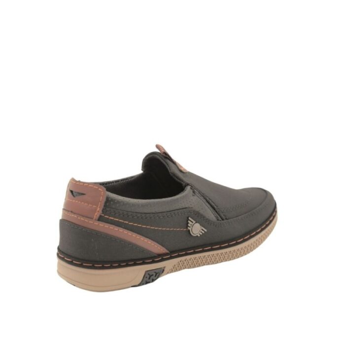 ⁦حذاء كاجوال للأطفال لون أسود ونعل بني⁩ - الصورة ⁦2⁩