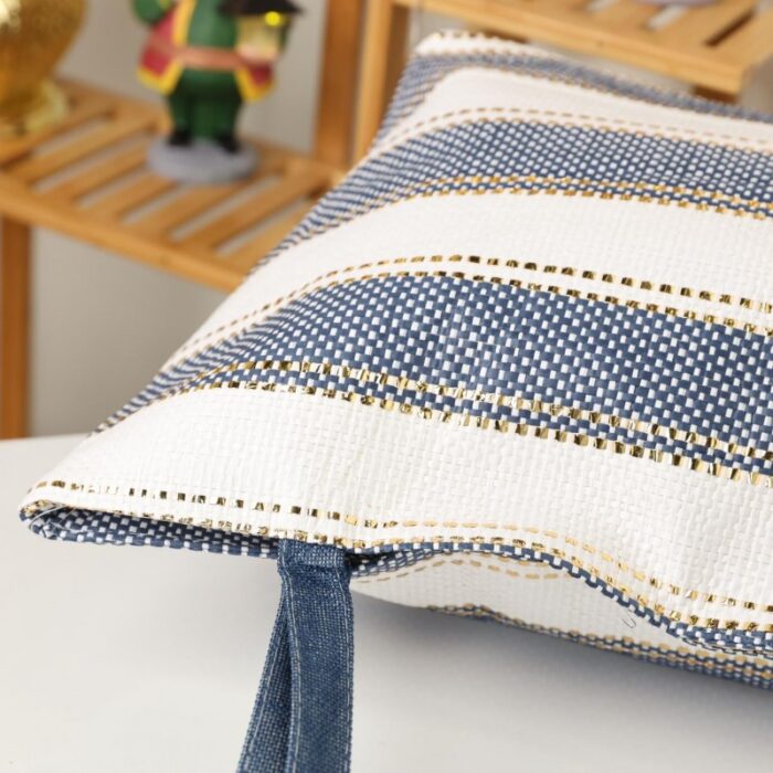 103378892_67de17c264071 شنطة يد قماش للرحلات لون ابيض وبترولي - الصورة 1