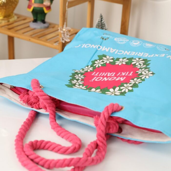 103378894_67de17c62f051 شنطة يد قماش للرحلات لون ازرق وفوشي - الصورة 1