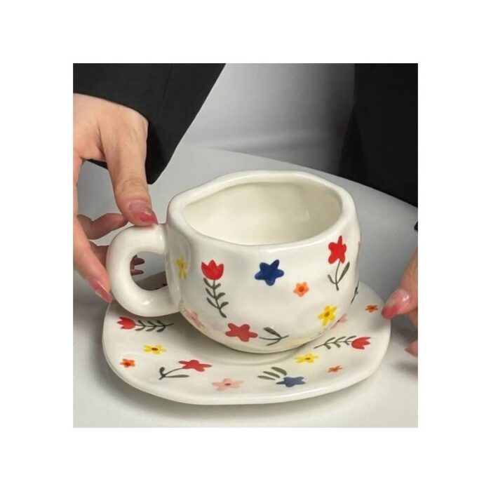 103378935_67de1801890a3 فنجان مع صحن لون أبيض مورد - الصورة 1